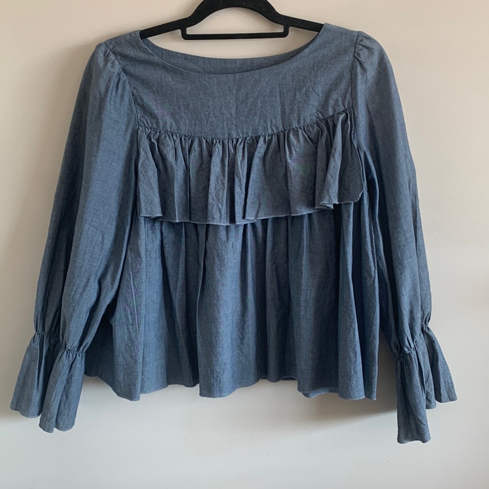 Banana Republic chambray top. Size medium